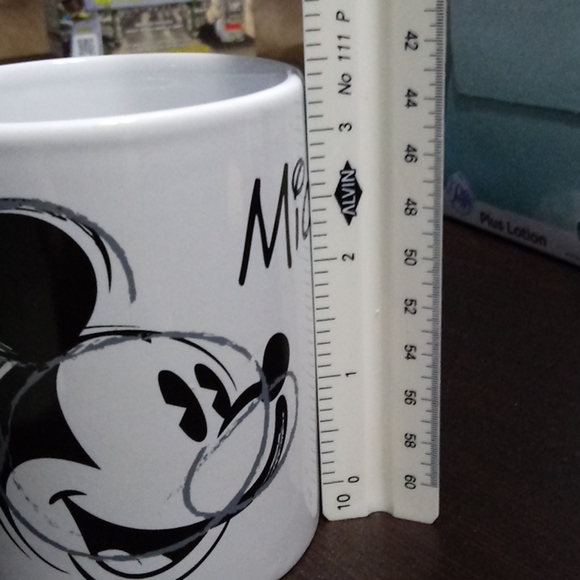 Mickey Mouse plush and mug - Picture 7 of 8